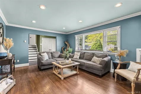 19 Gamecock Lane Babylon NY 11702