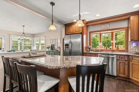 19 Gamecock Lane Babylon NY 11702