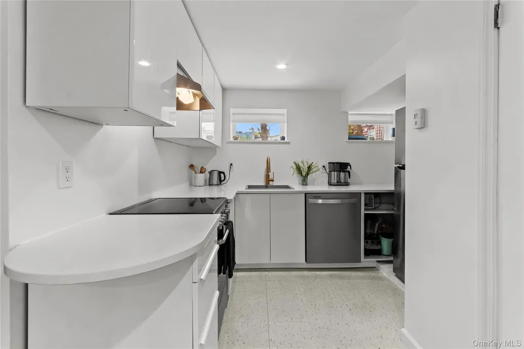 6143 55th Street Maspeth NY 11378