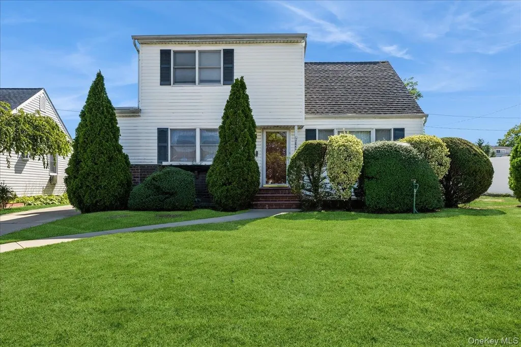 2846 Walter Road Wantagh NY 11793