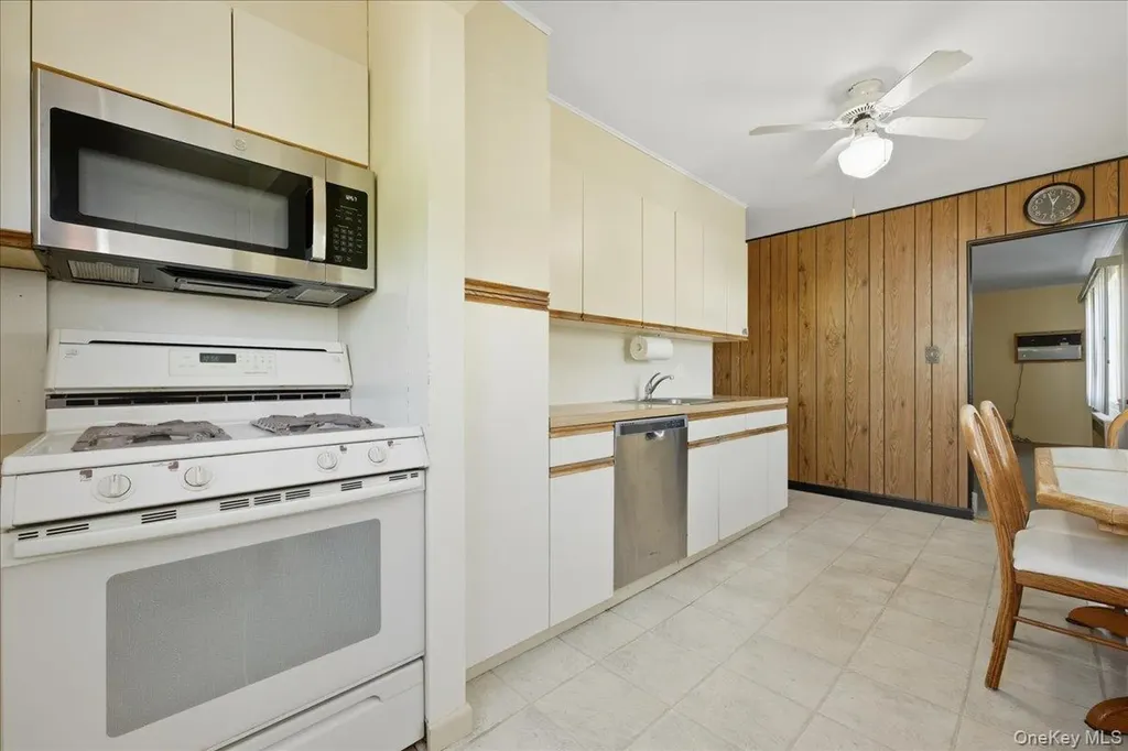 2846 Walter Road Wantagh NY 11793
