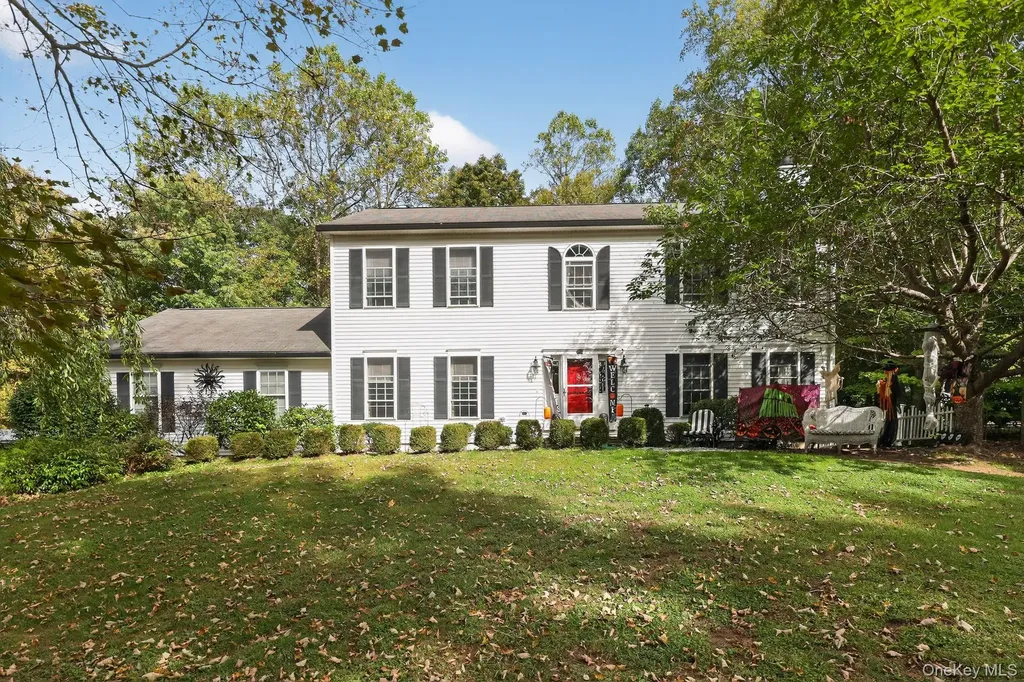 39 W Forest Trail Holmes NY 12531