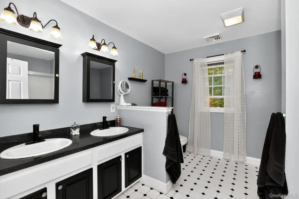 39 W Forest Trail Holmes NY 12531
