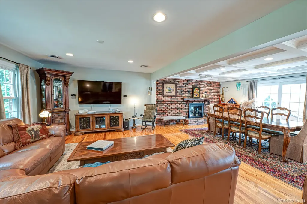 62 Wichard Boulevard Commack NY 11725