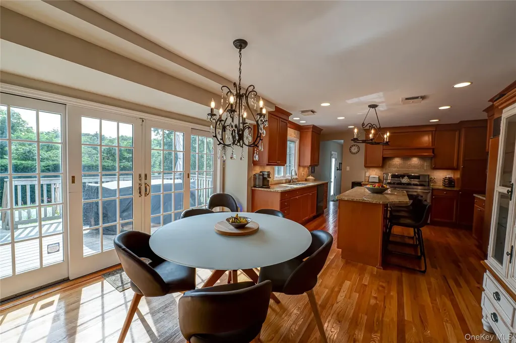 62 Wichard Boulevard Commack NY 11725