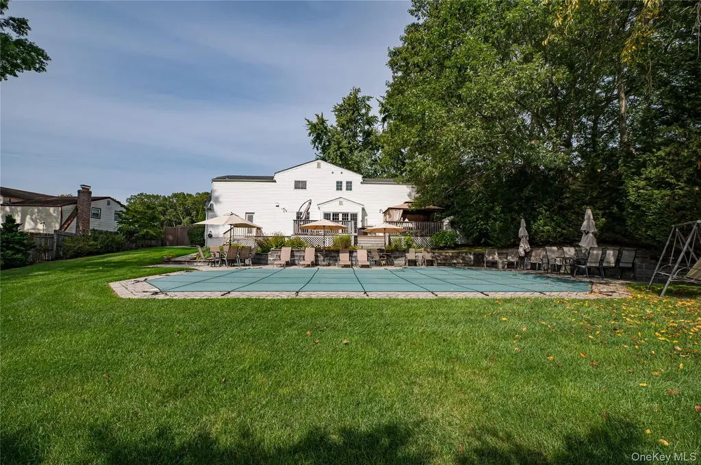 62 Wichard Boulevard Commack NY 11725