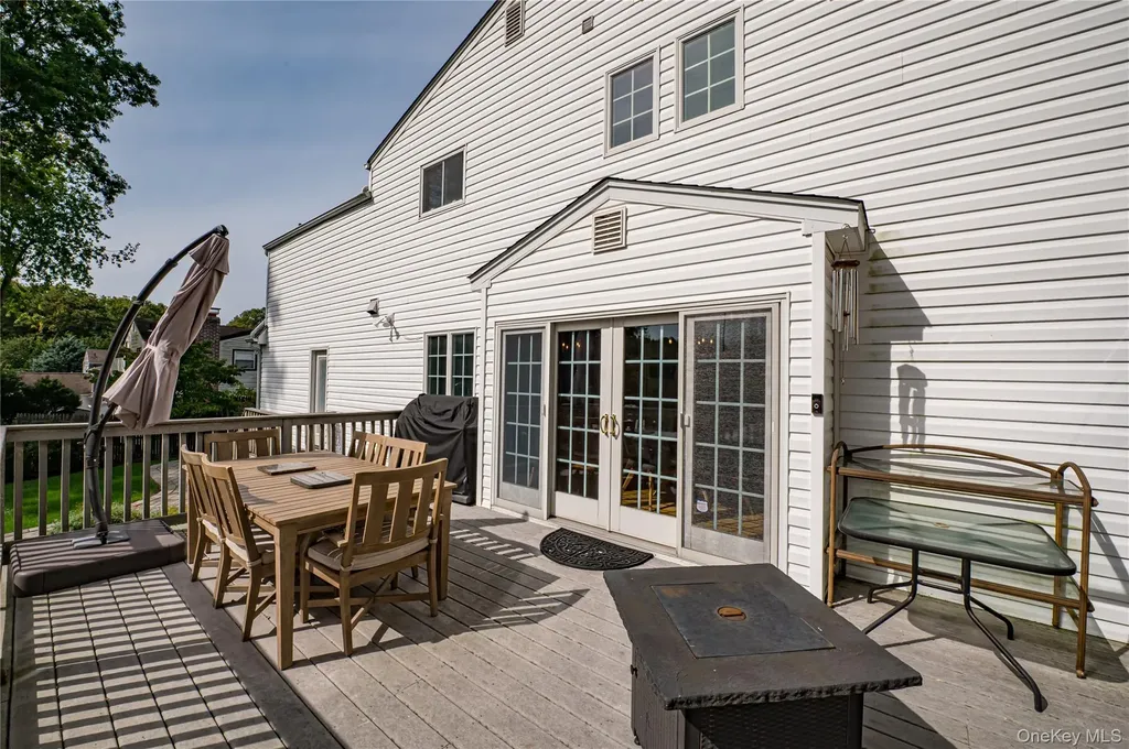 62 Wichard Boulevard Commack NY 11725