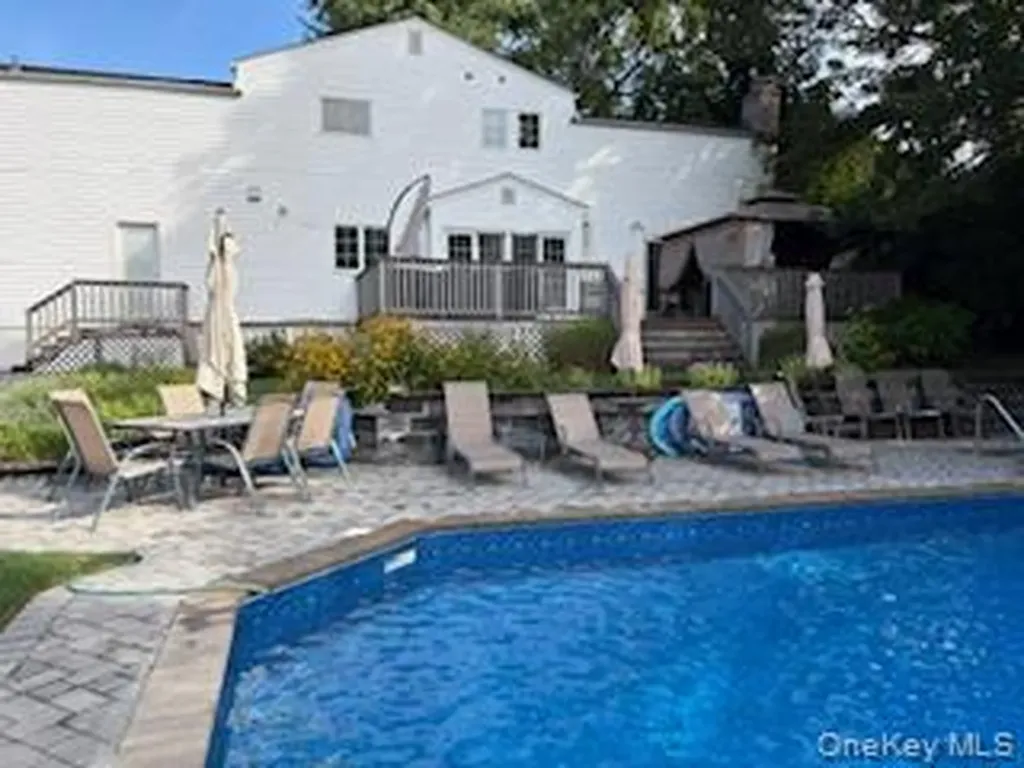 62 Wichard Boulevard Commack NY 11725