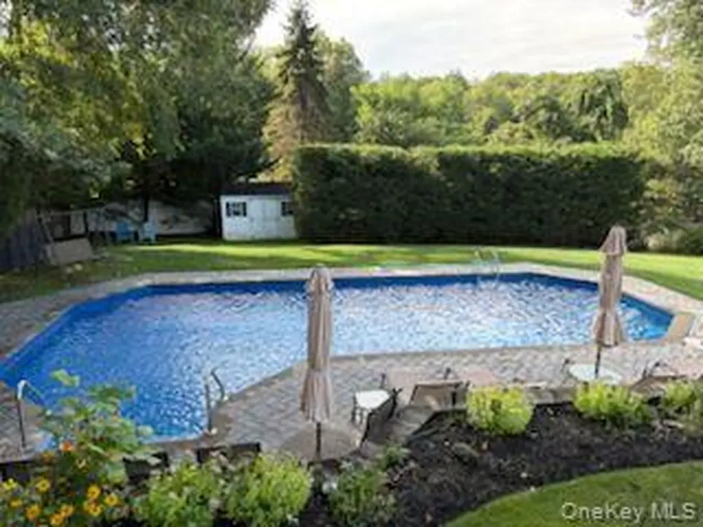 62 Wichard Boulevard Commack NY 11725