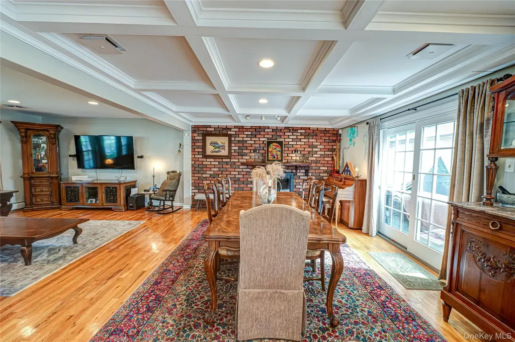 62 Wichard Boulevard Commack NY 11725