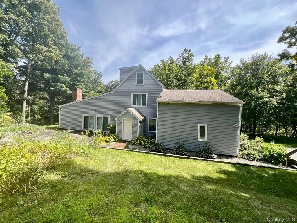 28 Clinton Corners Road Salt Point NY 12578