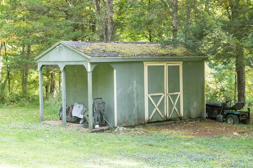 28 Clinton Corners Road Salt Point NY 12578