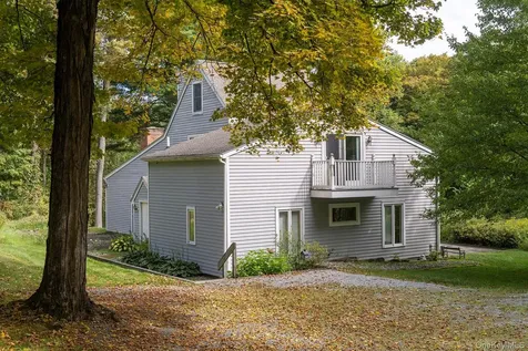 28 Clinton Corners Road Salt Point NY 12578