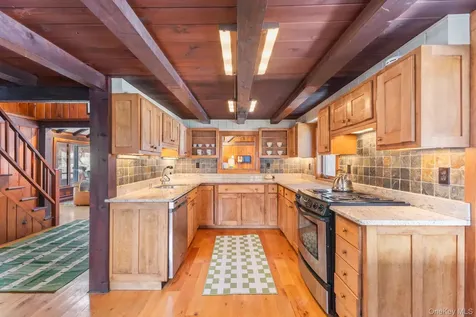31 Barrett Circle Court Carmel NY 10512