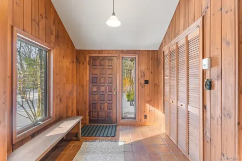 31 Barrett Circle Court Carmel NY 10512