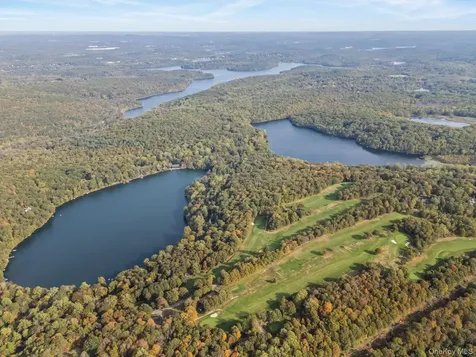 31 Barrett Circle Court Carmel NY 10512