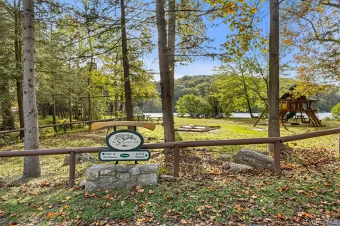 31 Barrett Circle Court Carmel NY 10512