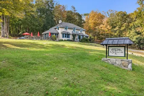 31 Barrett Circle Court Carmel NY 10512