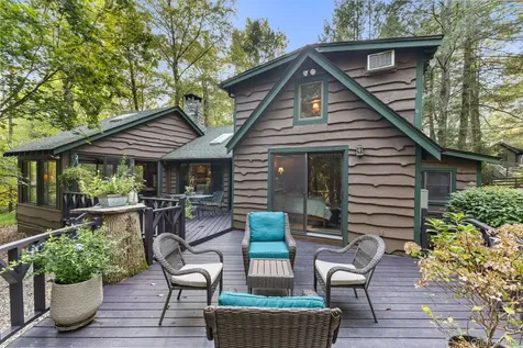 31 Barrett Circle Court Carmel NY 10512