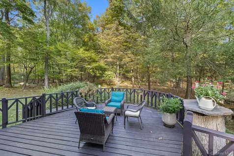 31 Barrett Circle Court Carmel NY 10512