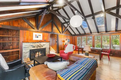 31 Barrett Circle Court Carmel NY 10512