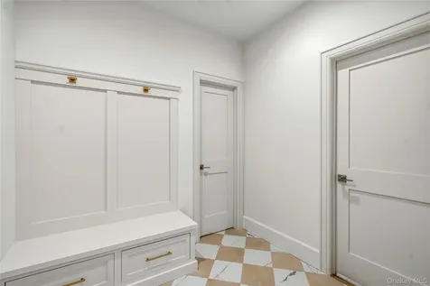 908 Maple Lane East Meadow NY 11554