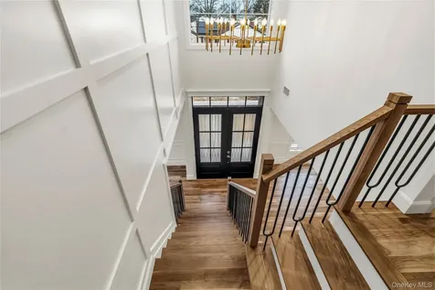 908 Maple Lane East Meadow NY 11554