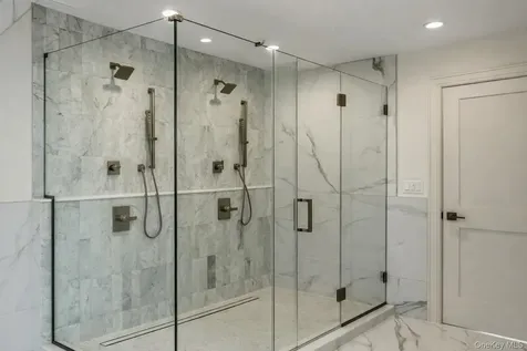 908 Maple Lane East Meadow NY 11554
