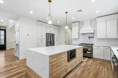 908 Maple Lane East Meadow NY 11554