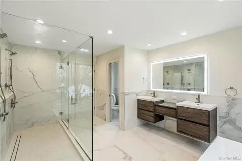908 Maple Lane East Meadow NY 11554