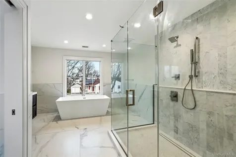 908 Maple Lane East Meadow NY 11554
