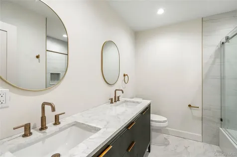 908 Maple Lane East Meadow NY 11554