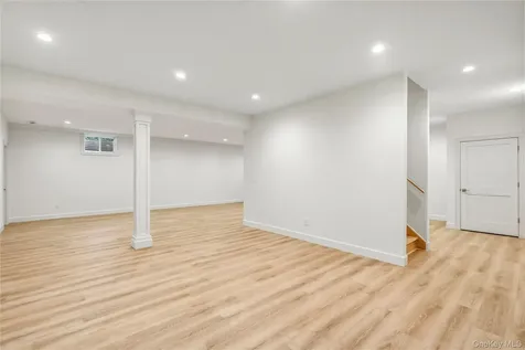 908 Maple Lane East Meadow NY 11554