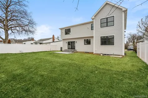 908 Maple Lane East Meadow NY 11554