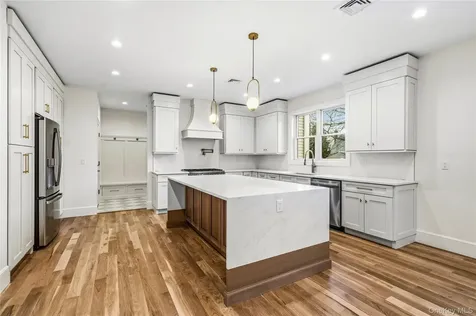 908 Maple Lane East Meadow NY 11554