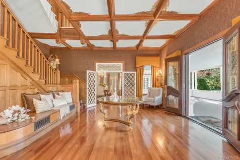 661 Middle Road Bayport NY 11705