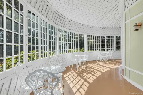 661 Middle Road Bayport NY 11705