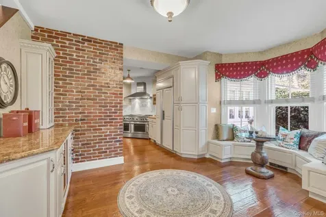 661 Middle Road Bayport NY 11705