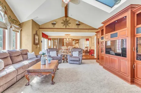 661 Middle Road Bayport NY 11705