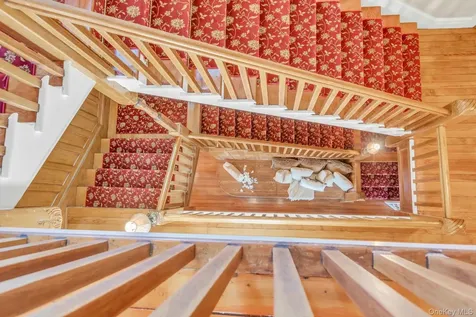 661 Middle Road Bayport NY 11705