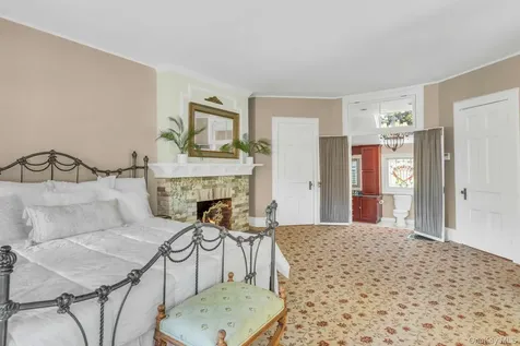 661 Middle Road Bayport NY 11705