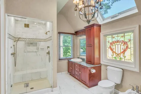 661 Middle Road Bayport NY 11705