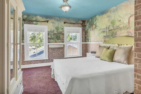 661 Middle Road Bayport NY 11705