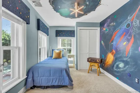 661 Middle Road Bayport NY 11705