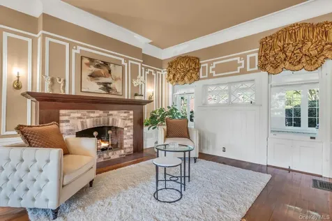 661 Middle Road Bayport NY 11705