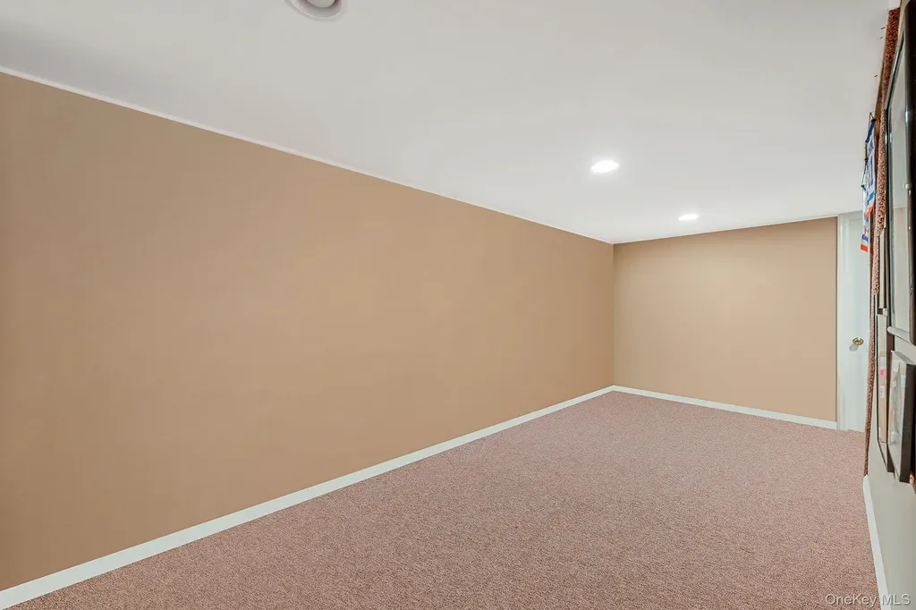 5 Hileen Drive Kings Park NY 11754