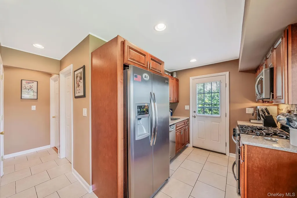 5 Hileen Drive Kings Park NY 11754