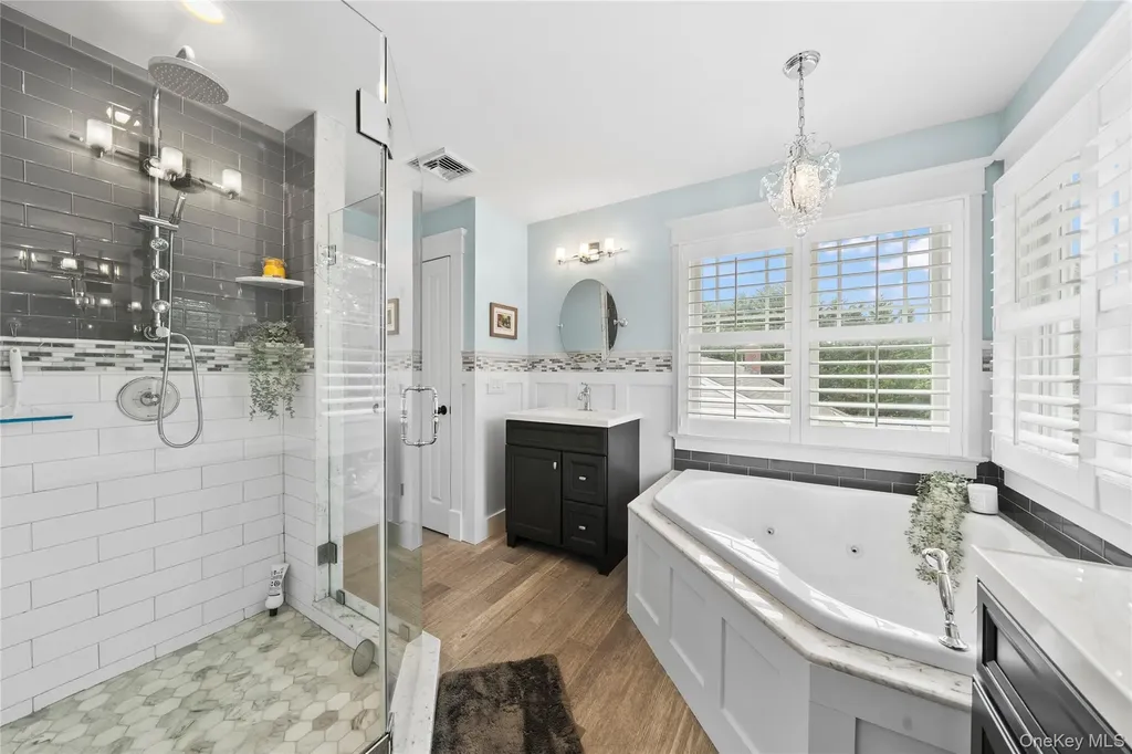 33 Robbins Avenue Babylon NY 11702