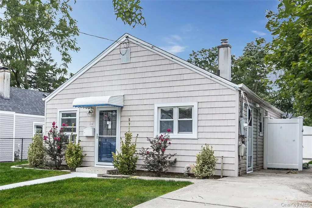 15 Pilot Street Hempstead NY 11550