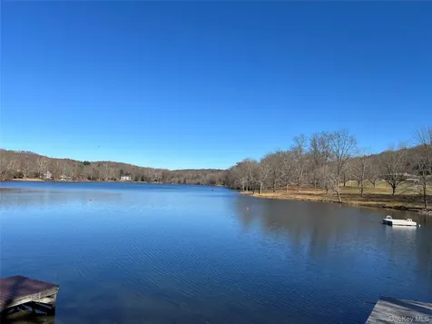 65 Patricia Lane Clinton Corners NY 12514